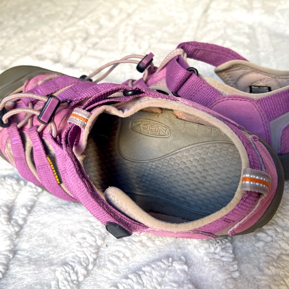 Keen Purple Newport H2 Waterproof Washable Water Shoes Sandals - Picture 10 of 15